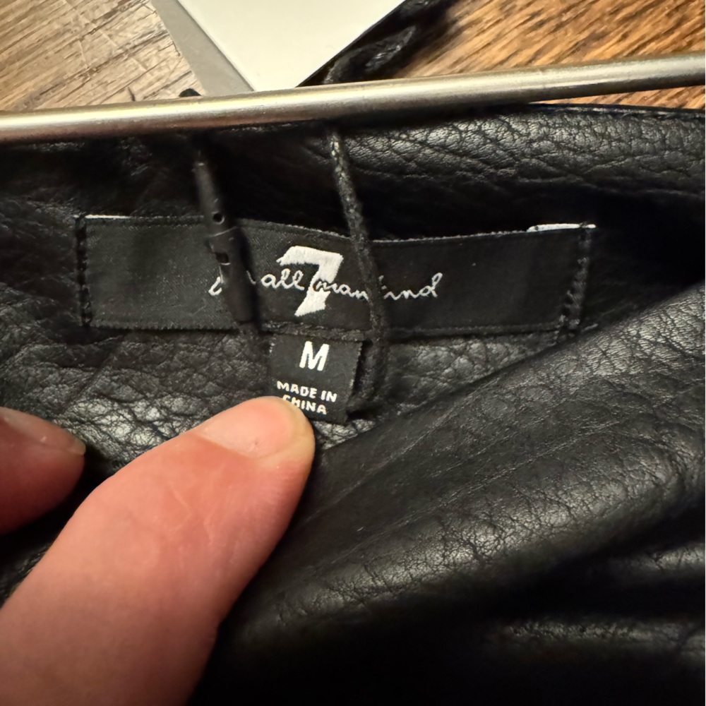 7 for All Mankind Elegant Black Leather Skirt - Picture 4 of 4